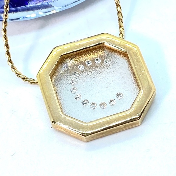 AVON Gold "C" Initial Necklace On Thin Gold Chain Vintage - Picture 4 of 9